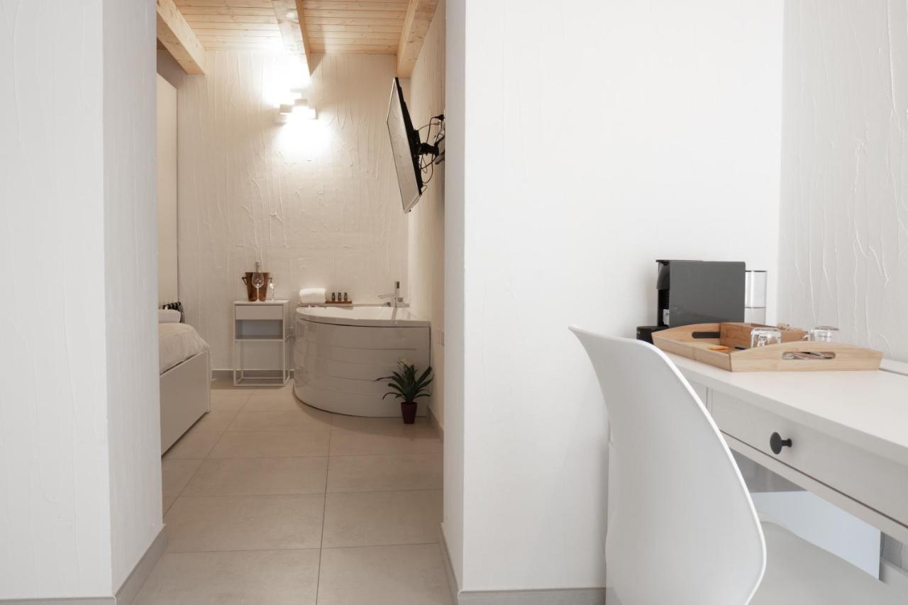 Guest House Sciola - Ts Rooms B&B San Sperate Exterior foto