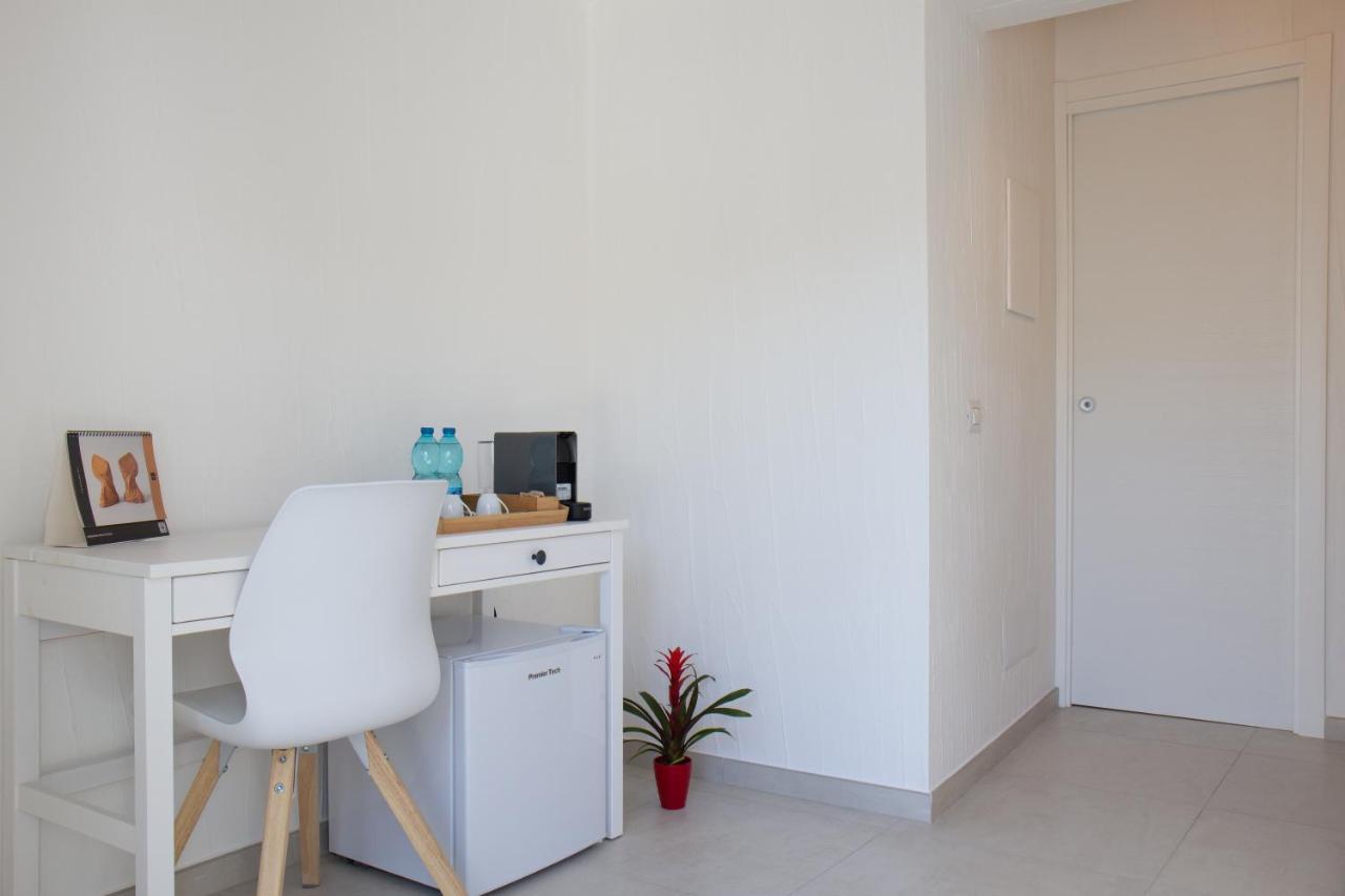 Guest House Sciola - Ts Rooms B&B San Sperate Exterior foto